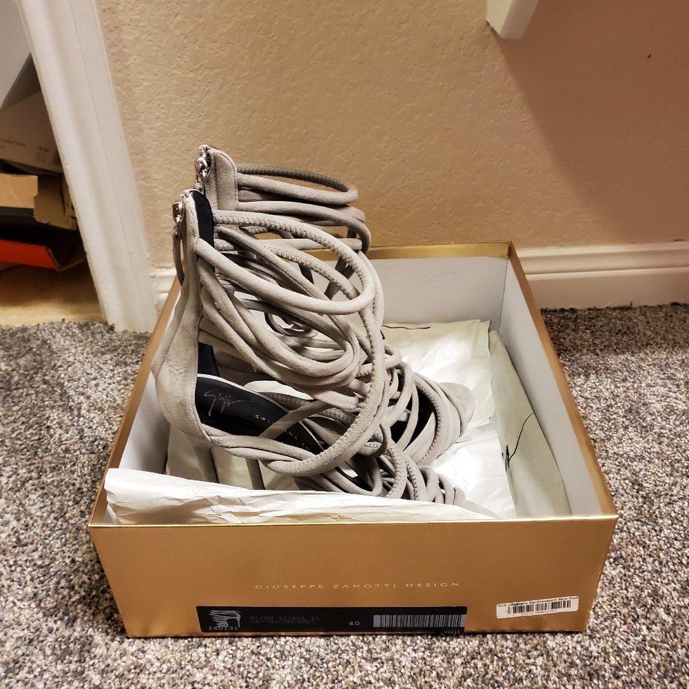 Shoes - Picture 5 of 16